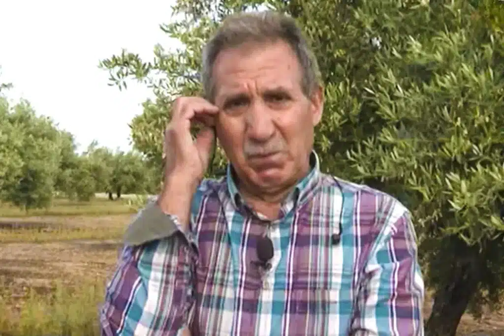 Agricultor rompe a llorar